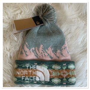 NWT The North Face Recycled Pom Pom Mountain Beanie Green Pink One Size